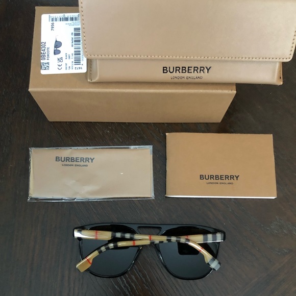 NEW BURBERRY SUNGLASSES - Picture 3 of 9